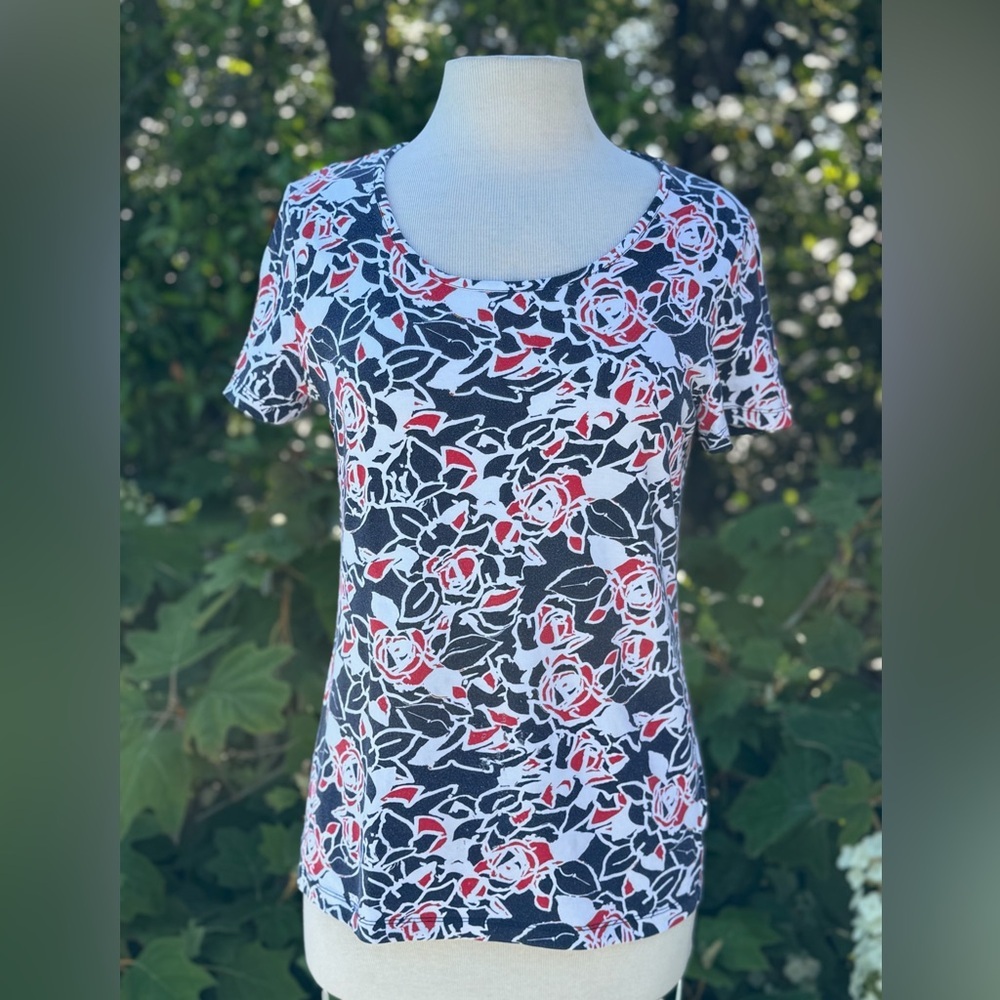 Jones New York red, white, and blue  T-Shirt - size L